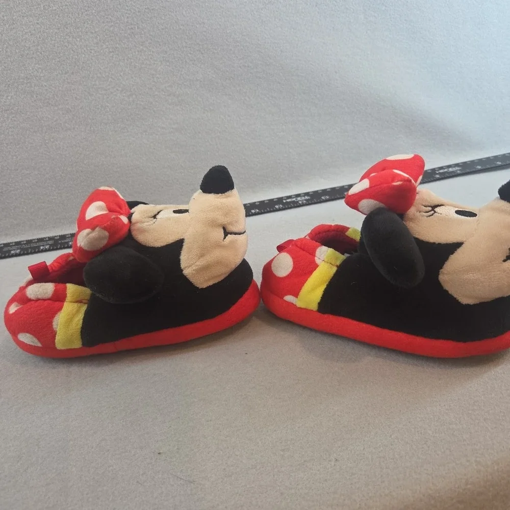 Minnie Mouse Toddler Slippers, Size 7/8